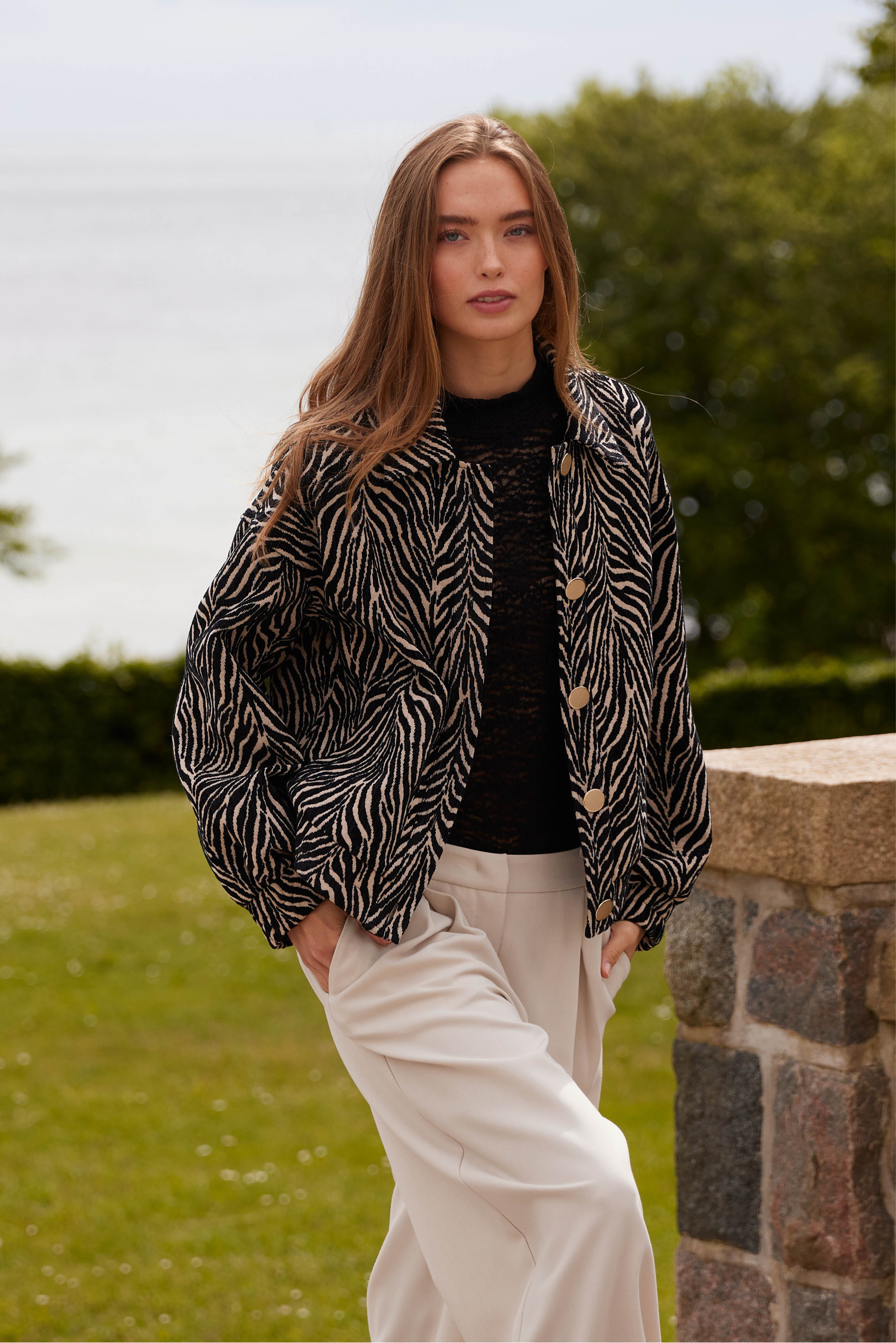 Maelynn_jakke-OUTERWEAR_LIGHT-